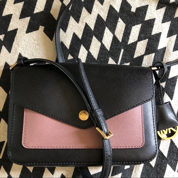 Michael Kors Handbags - 🖤HP!!🖤 Michael Kors Greenwich Crossbody Bag